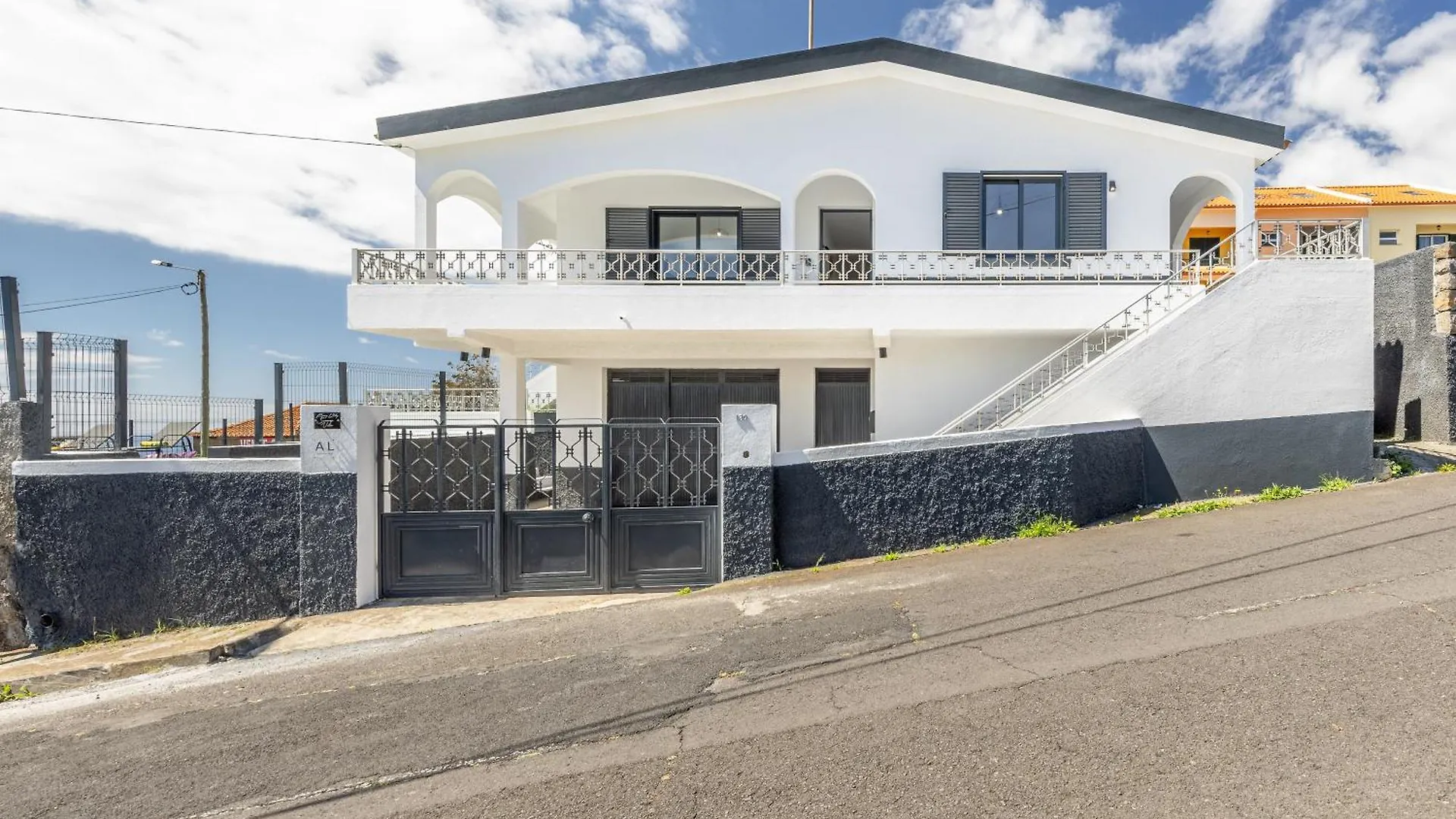 Maylily Seascape Villa Santa Cruz